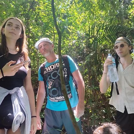 Brown Bamboo Guest House & Trekking Bukit Lawang Luaran gambar