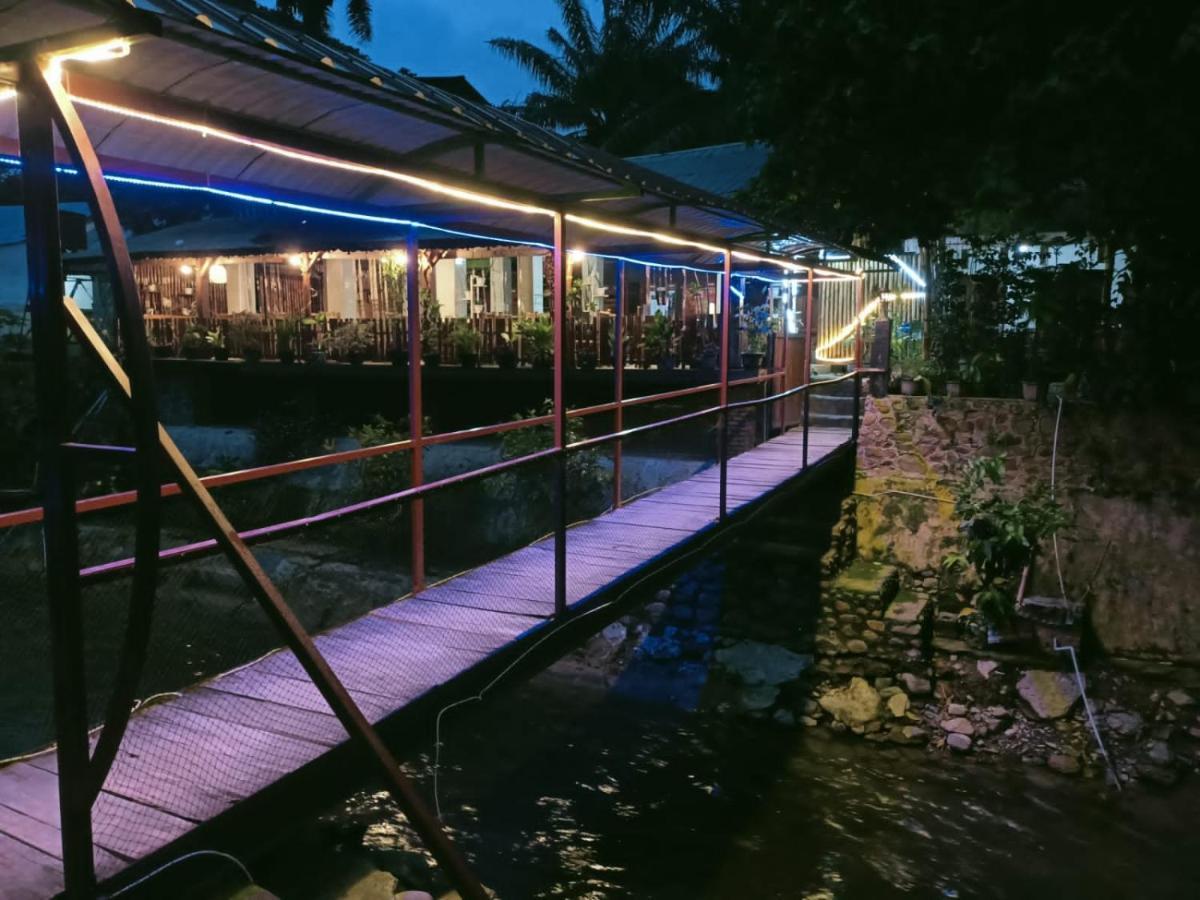 Brown Bamboo Guest House & Trekking Bukit Lawang Luaran gambar