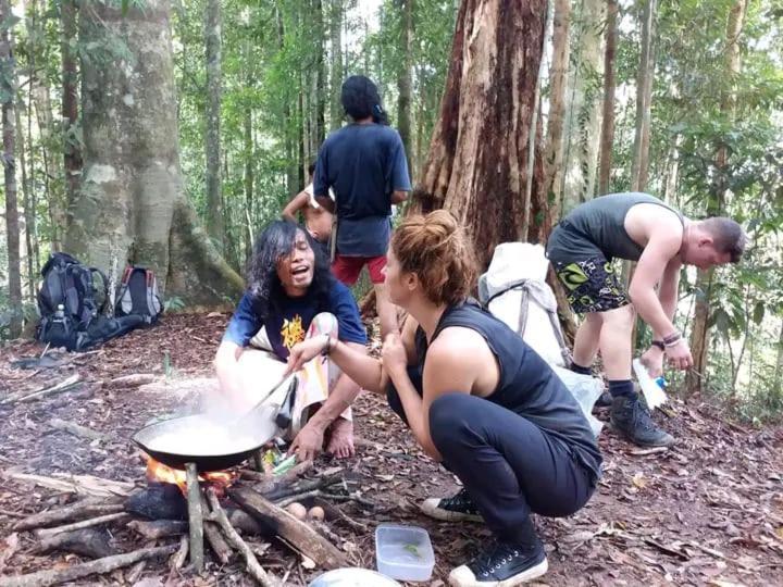 Brown Bamboo Guest House & Trekking Bukit Lawang Luaran gambar