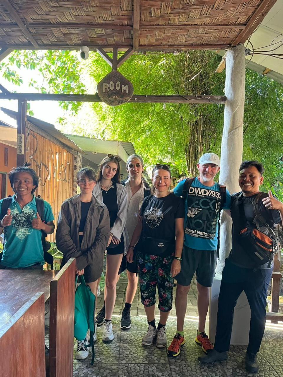 Brown Bamboo Guest House & Trekking Bukit Lawang Luaran gambar