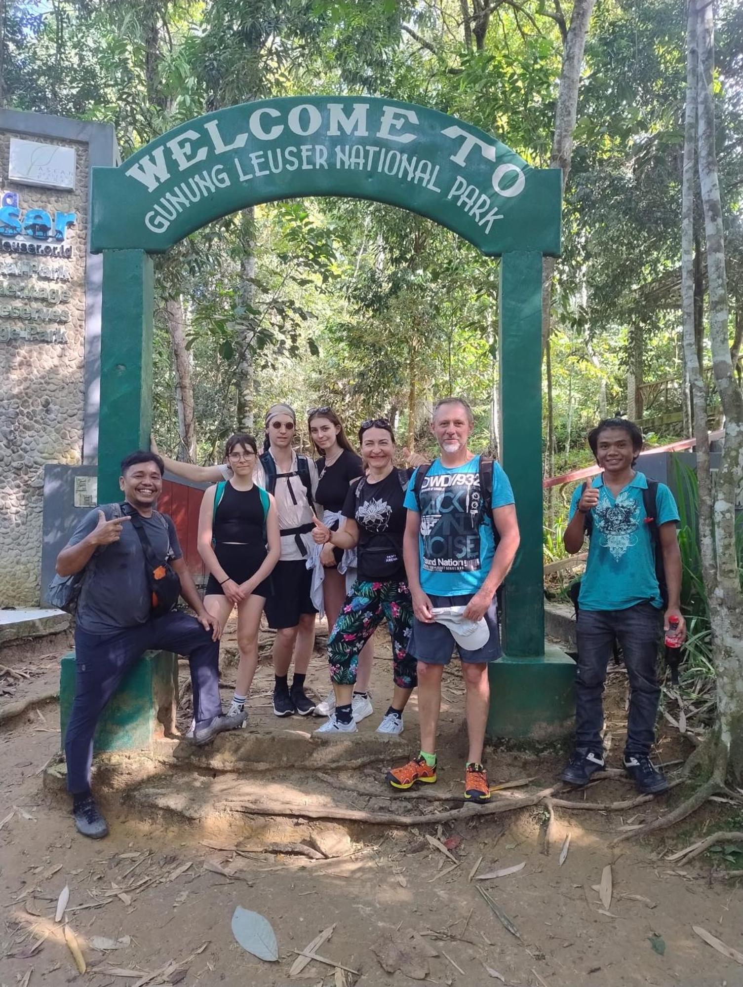 Brown Bamboo Guest House & Trekking Bukit Lawang Luaran gambar